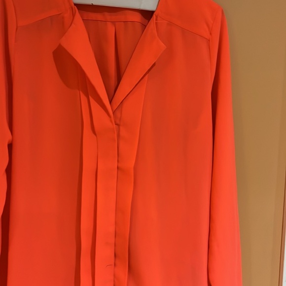 Ladies top - Picture 2 of 8